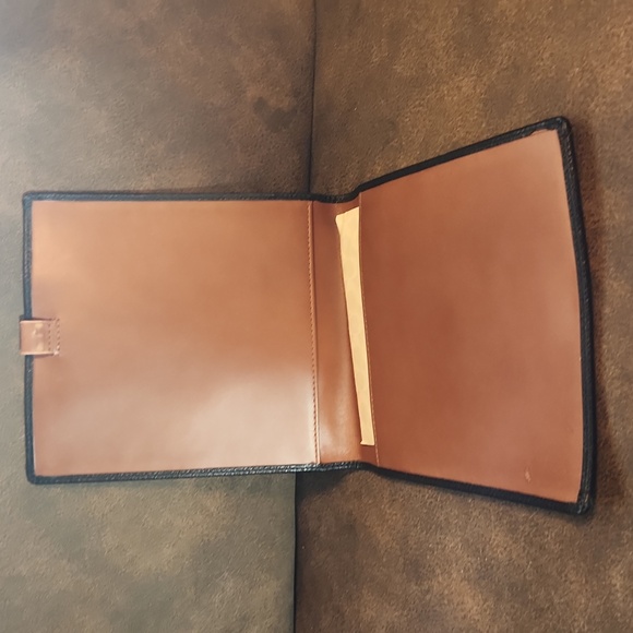 Vintage Black and Brown Leather Passport CaseJournal // Travel WalletBy Coach - Picture 3 of 4